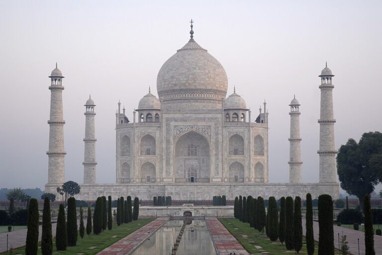Read more about the article Taj Mahal Agra – Explore India’s Iconic Mughal Heritage Jewel in 2023